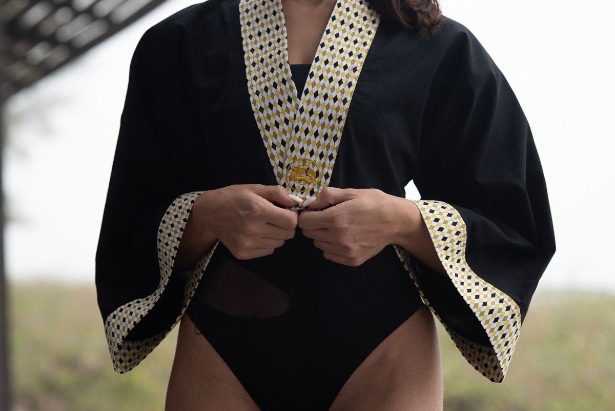 Black kimono shrug best sale